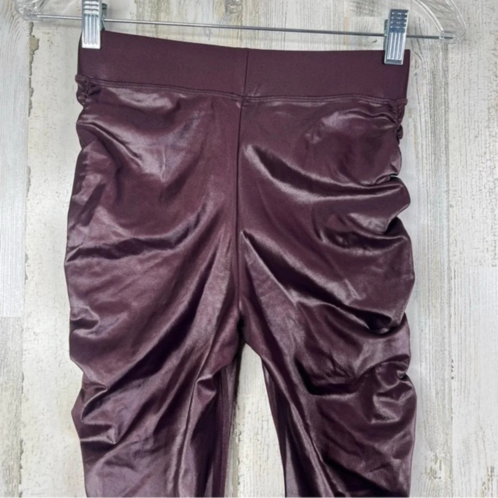 Alo Yoga‎ High-Waist Cinched Ruched Leggings Chestnut Shine Size Small Red Wine